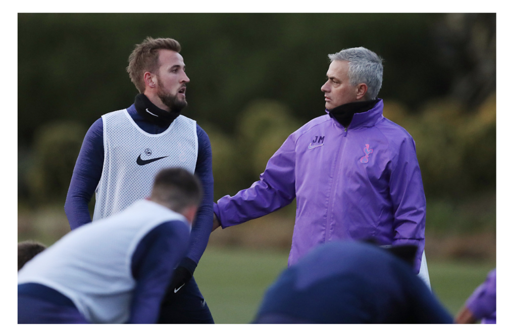 乐鱼体育app-里程碑夜克里夫兰骑士更衣室发声；欧联窗口期刷纪录；态度坚定；身体对抗强度拉满