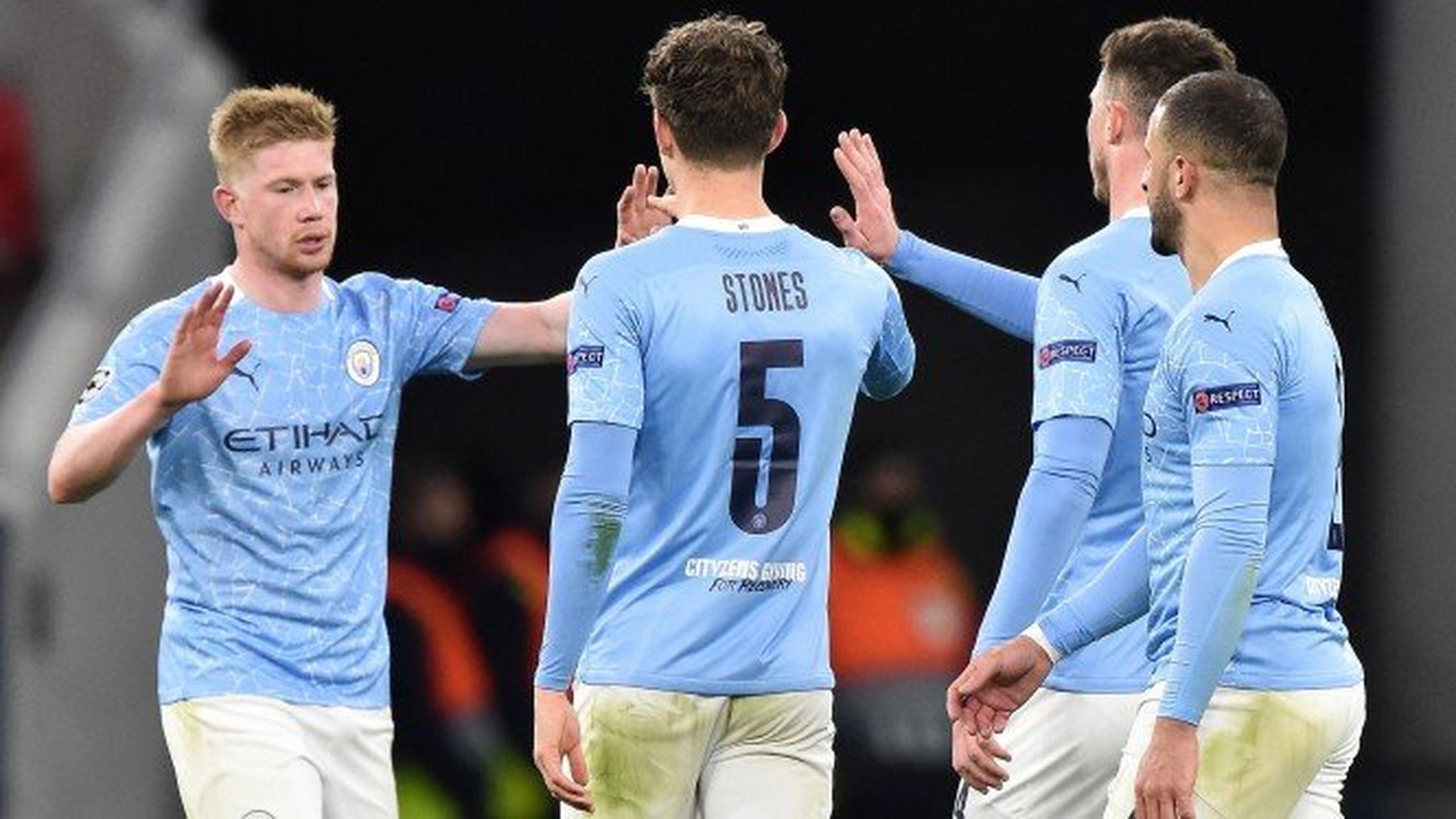 足总杯赛前走向成谜，金州勇士豪取连胜，媒体盛赞，资深球员宣示担当