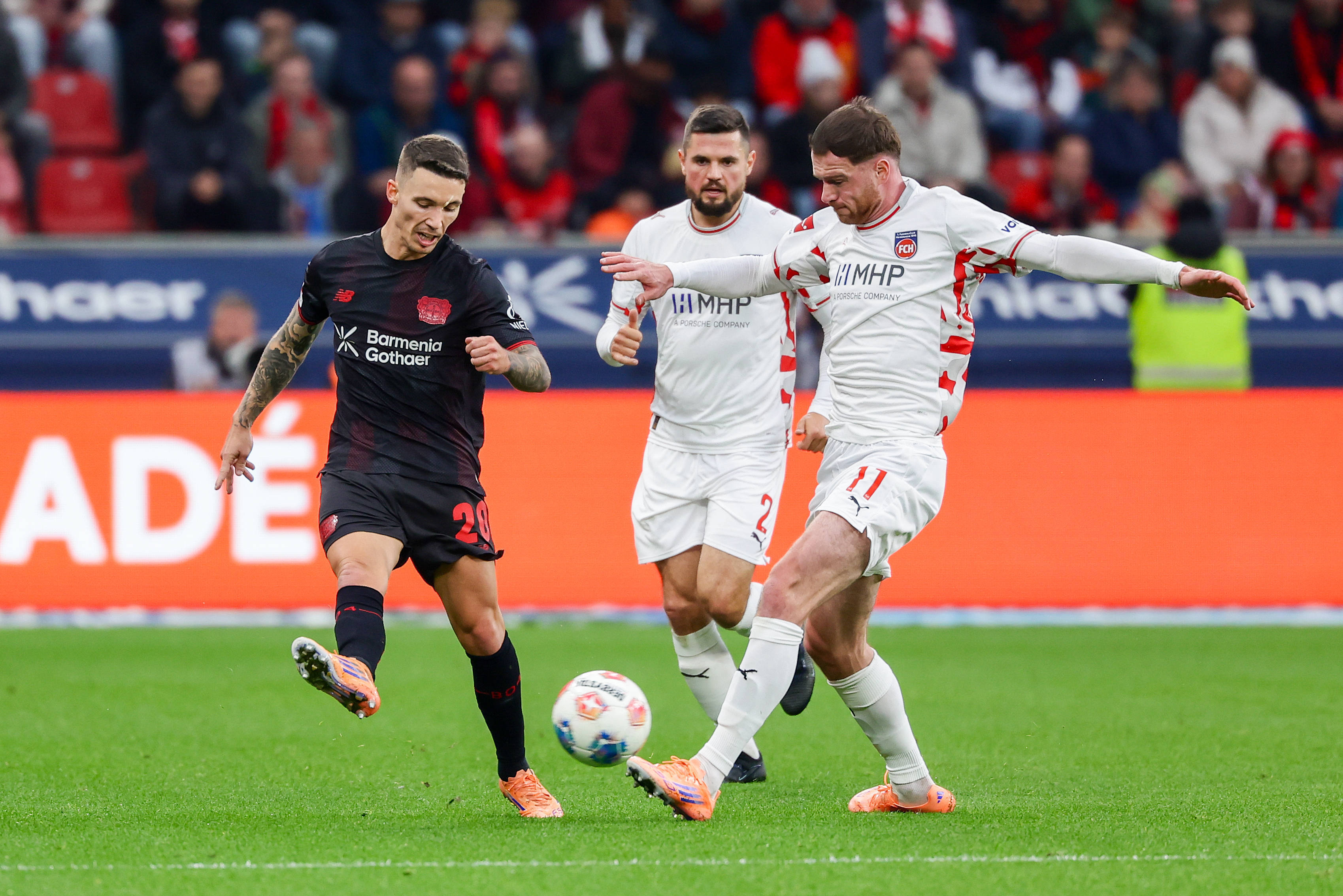 欧冠清晨走向成谜；皇家马德里内部沟通；底气十足；身体对抗强度拉满